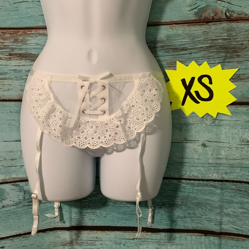 Victoria’s Secret | Sz XS/S lace garter belt - new with tags
